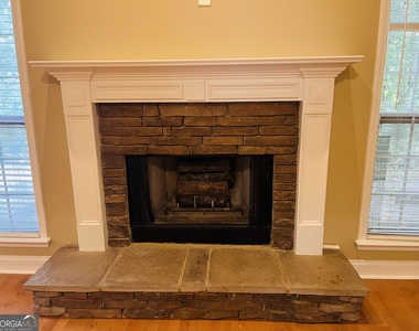 179 Village Park Drive - Photo Thumbnail 4
