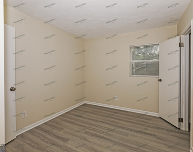 8355 Dunellen Lane - Photo Thumbnail 7