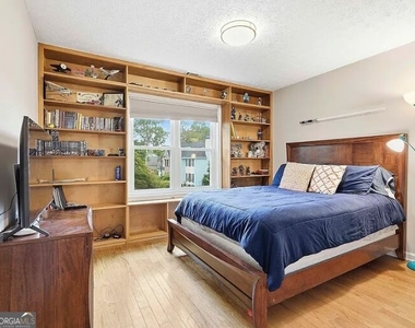 102 Belvedere Lane - Photo Thumbnail 14
