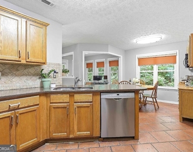 102 Belvedere Lane - Photo Thumbnail 7