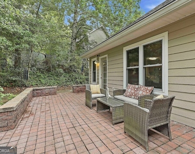102 Belvedere Lane - Photo Thumbnail 2