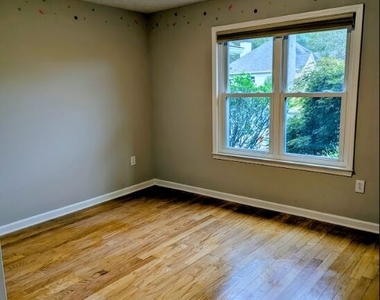 102 Belvedere Lane - Photo Thumbnail 13