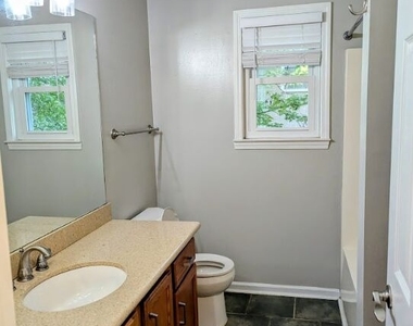 102 Belvedere Lane - Photo Thumbnail 11
