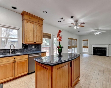 2835 Crestmont Court - Photo Thumbnail 19