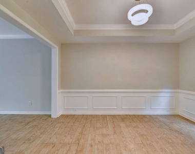 2835 Crestmont Court - Photo Thumbnail 18