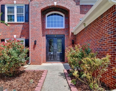 2835 Crestmont Court - Photo Thumbnail 4