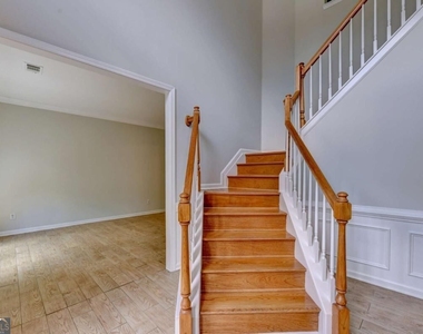 2835 Crestmont Court - Photo Thumbnail 7