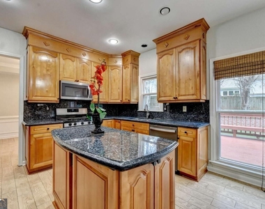 2835 Crestmont Court - Photo Thumbnail 25