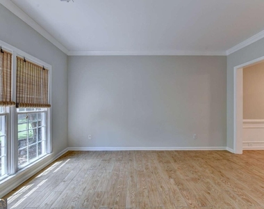 2835 Crestmont Court - Photo Thumbnail 9