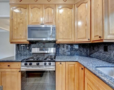 2835 Crestmont Court - Photo Thumbnail 21