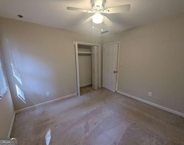 1611 Creek Pond Cove - Photo Thumbnail 13