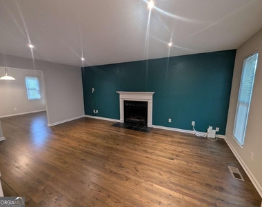 1611 Creek Pond Cove - Photo Thumbnail 2
