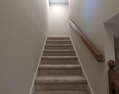 1611 Creek Pond Cove - Photo Thumbnail 16