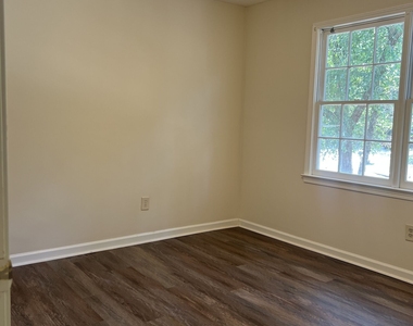 222 Garretts Drive - Photo Thumbnail 15