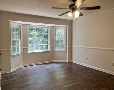 222 Garretts Drive - Photo Thumbnail 6