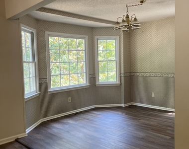 222 Garretts Drive - Photo Thumbnail 2