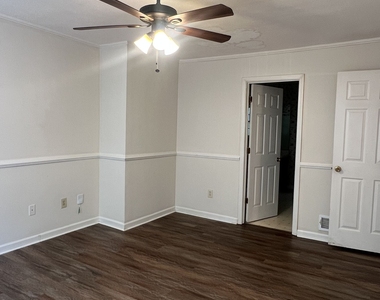 222 Garretts Drive - Photo Thumbnail 7