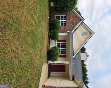 35 Montgomery Court - Photo Thumbnail 1