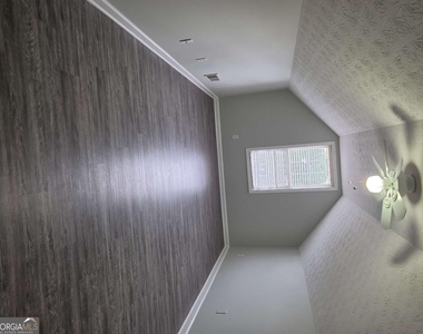 35 Montgomery Court - Photo Thumbnail 13