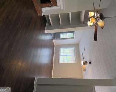 35 Montgomery Court - Photo Thumbnail 3