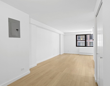 East 39th Street - Photo Thumbnail 1