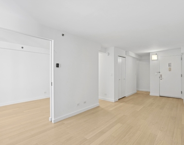 East 39th Street - Photo Thumbnail 2