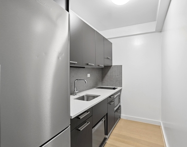 East 39th Street - Photo Thumbnail 3