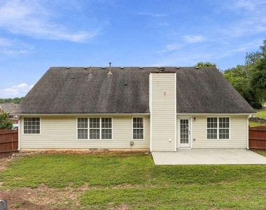 1422 Fountain Lakes Drive - Photo Thumbnail 24
