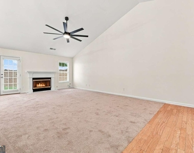 1422 Fountain Lakes Drive - Photo Thumbnail 5