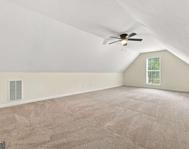 1422 Fountain Lakes Drive - Photo Thumbnail 18