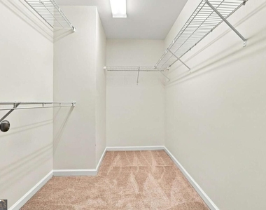 1422 Fountain Lakes Drive - Photo Thumbnail 21