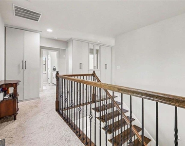 9035 Sunbury Place - Photo Thumbnail 17