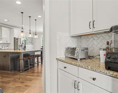 9035 Sunbury Place - Photo Thumbnail 14