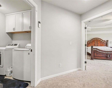 9035 Sunbury Place - Photo Thumbnail 23