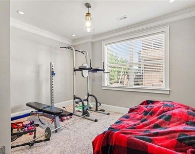 9035 Sunbury Place - Photo Thumbnail 28