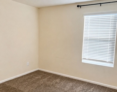228 Brooklet Circle - Photo Thumbnail 10