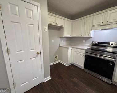 43 Canterbury Drive - Photo Thumbnail 10