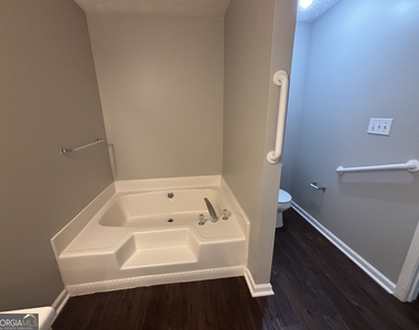 43 Canterbury Drive - Photo Thumbnail 16