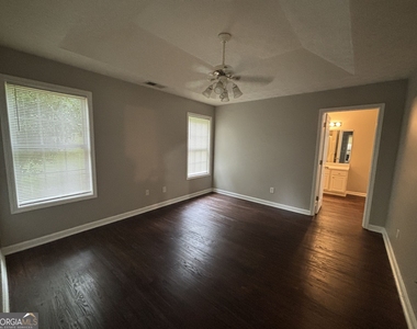 43 Canterbury Drive - Photo Thumbnail 12