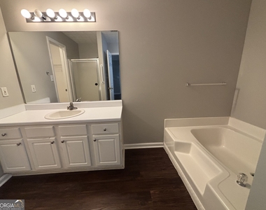 43 Canterbury Drive - Photo Thumbnail 14