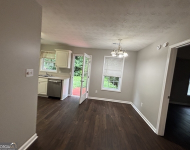 43 Canterbury Drive - Photo Thumbnail 5