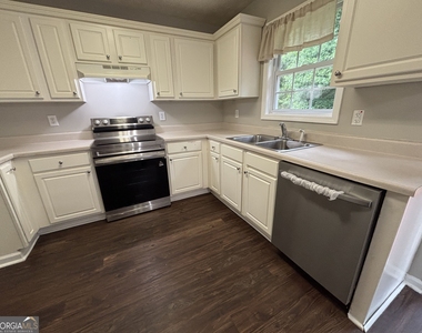 43 Canterbury Drive - Photo Thumbnail 9