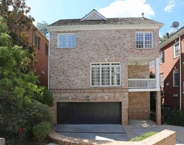 704 Longleaf Drive Ne - Photo Thumbnail 1
