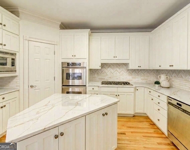704 Longleaf Drive Ne - Photo Thumbnail 16