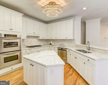 704 Longleaf Drive Ne - Photo Thumbnail 15