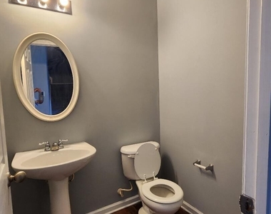 221 Shenandoah Drive - Photo Thumbnail 4