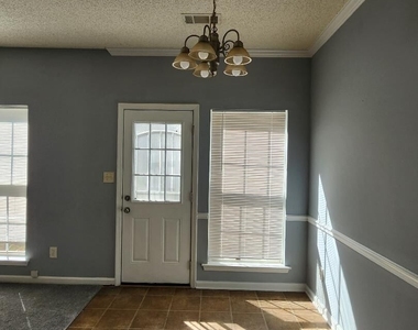 221 Shenandoah Drive - Photo Thumbnail 3