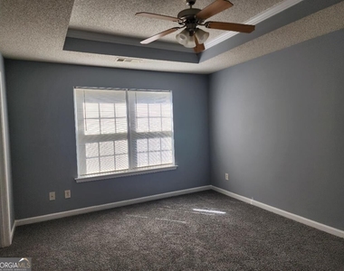 221 Shenandoah Drive - Photo Thumbnail 6