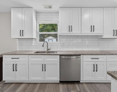 224 Doster Avenue - Photo Thumbnail 12