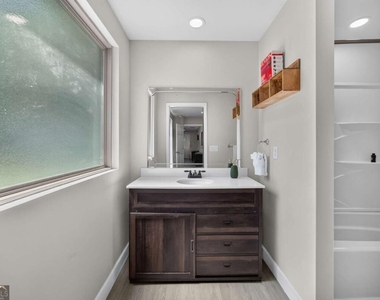 224 Doster Avenue - Photo Thumbnail 20
